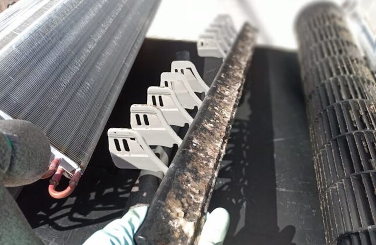 大阪市で数少ない脱着込みの完全分解クリーニング｜地域密着の電気工事は株式会社山下商事