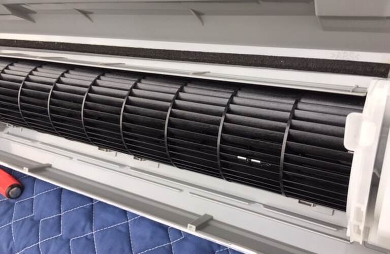 宝塚市でエアコンの嫌な臭いにお悩みの方おまかせください｜地域密着の電気工事は株式会社山下商事