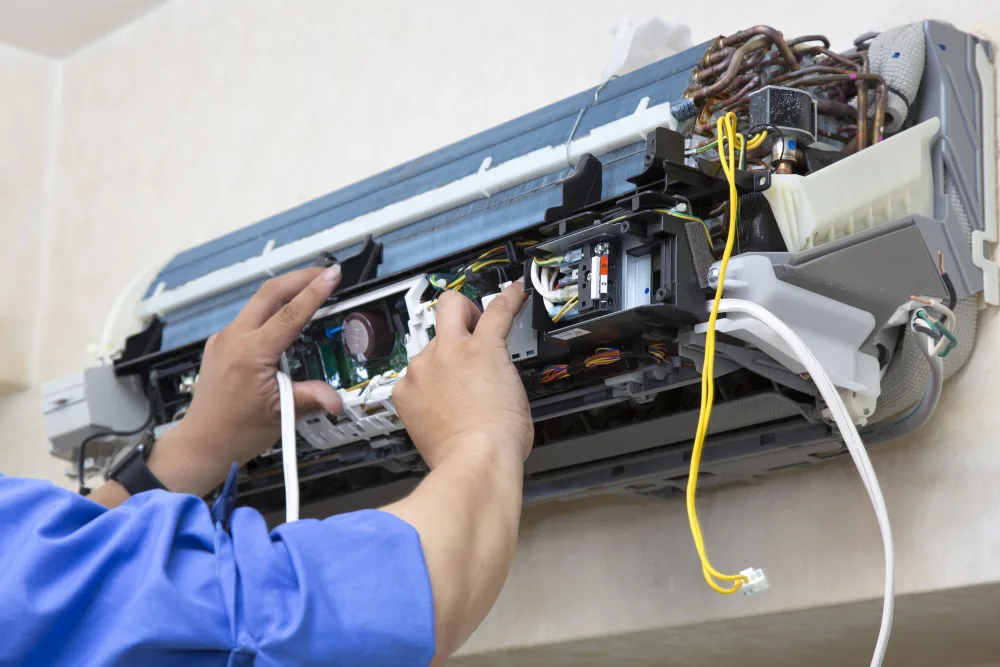 芦屋市でエアコンの効きが悪いと思ったらそれはガス漏れかも｜地域密着の電気工事は株式会社山下商事