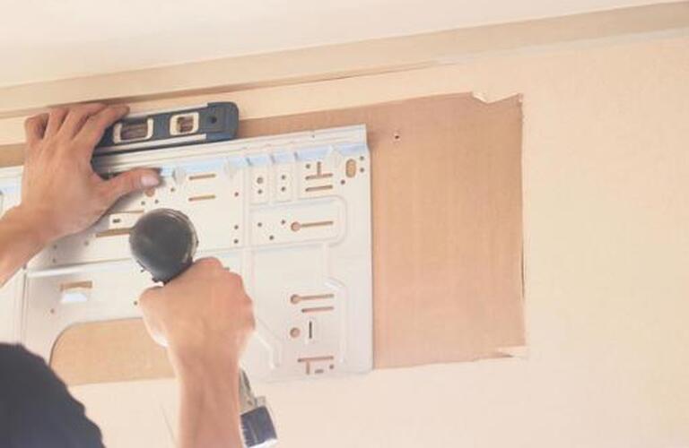 古いエアコンから新しいエアコンへの入れ替えはお任せください｜西宮市で地域密着の電気工事は株式会社山下商事